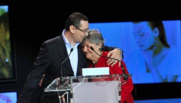 Ponta: Mă simt rău. A fost porcăită doar pentru că e mama mea